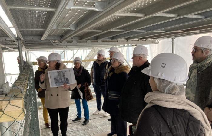 Besuche, um in das Herz der Baustelle dieser Stiftskirche von Eure einzutauchen