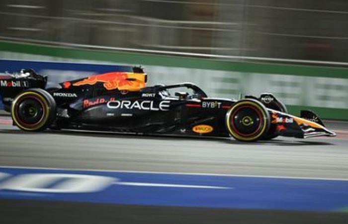 Der Niederländer Max Verstappen krönt sich nach seinem fünften Platz beim Grand Prix von Las Vegas zum vierten Mal in Folge zum Weltmeister