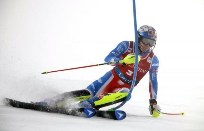 Clément Noël zerschmettert die erste Runde des Gurgl-Slaloms