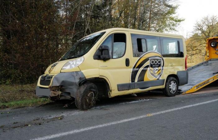 Dordogne: Der Kleinbus einer Rugbymannschaft aus der Charente landet im Straßengraben