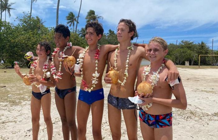 43 Teilnehmer schwammen von Tahiti nach Moorea, ermutigt von einem Olympiasieger