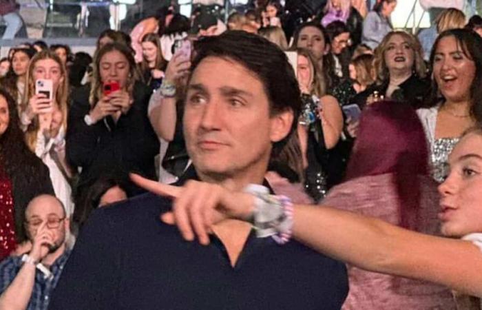 Erleben Sie, wie Justin Trudeau beim Taylor Swift-Konzert eine Menge Spaß hat