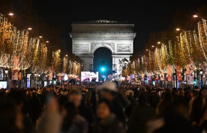 Bilder von Weihnachtsbeleuchtung auf den Champs-Élysées