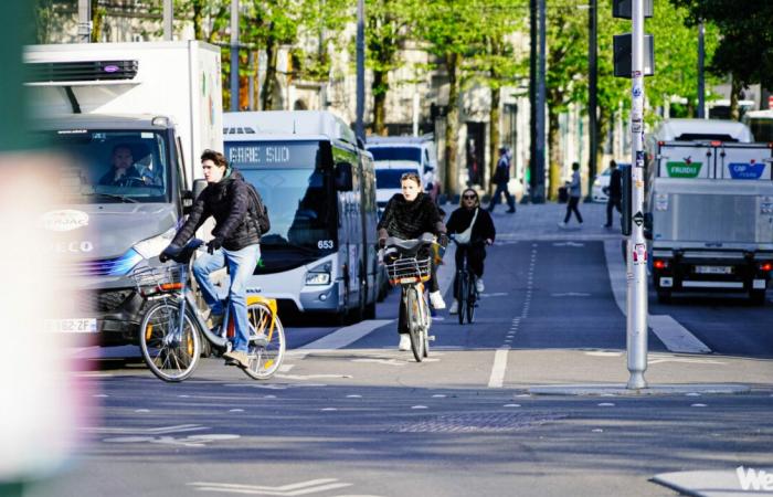 Der Radfahrer ist schneller als der Autofahrer