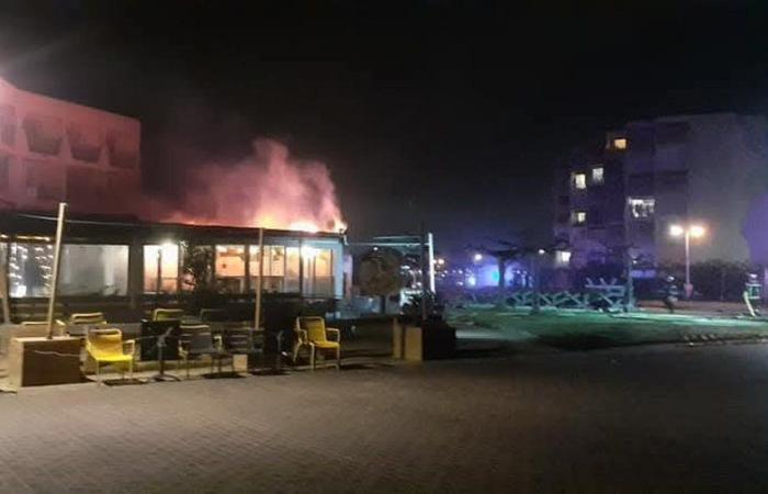 VIDEO. Brand in einem Restaurant in Palavas-les-Flots: Im Albatross ertönt eine Explosion, das dreistöckige Gebäude fängt Feuer