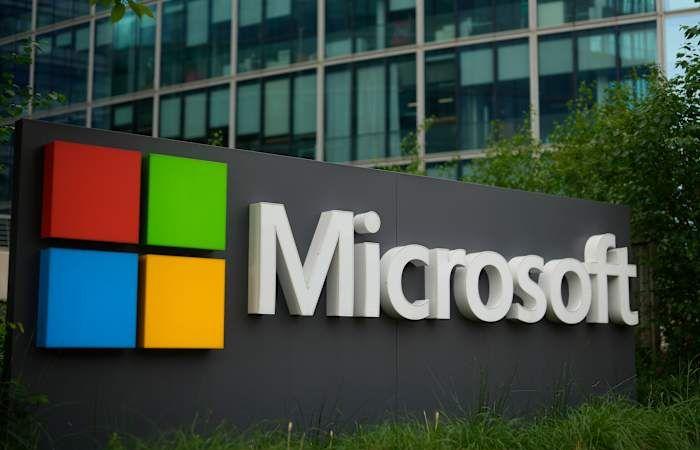 Microsoft untersucht einen Ausfall, da Tausende von Benutzern Probleme mit Teams und Outlook melden