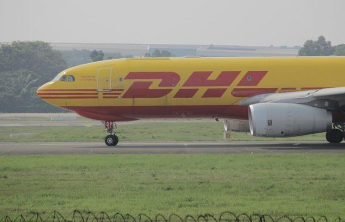 „Ich öffne meine Augen, alles ist rot“: Ein Zeuge erzählt vom Absturz der DHL-Frachtmaschine, zwei Spanier waren an Bord, einer von ihnen starb