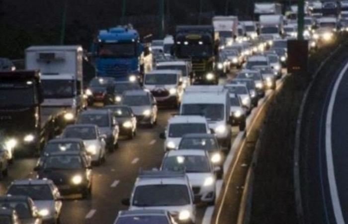 Außergewöhnlicher Verkehr auf den Straßen der Île-de-France, insgesamt fast 400 km Staus