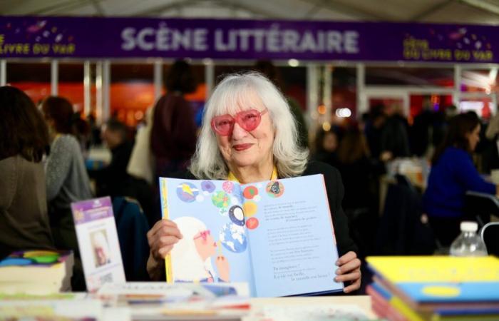 Die aus Nizza adoptierte französisch-amerikanische Kinderbuchautorin Susie Morgenstern war auf dem Var Book Festival, wir trafen sie