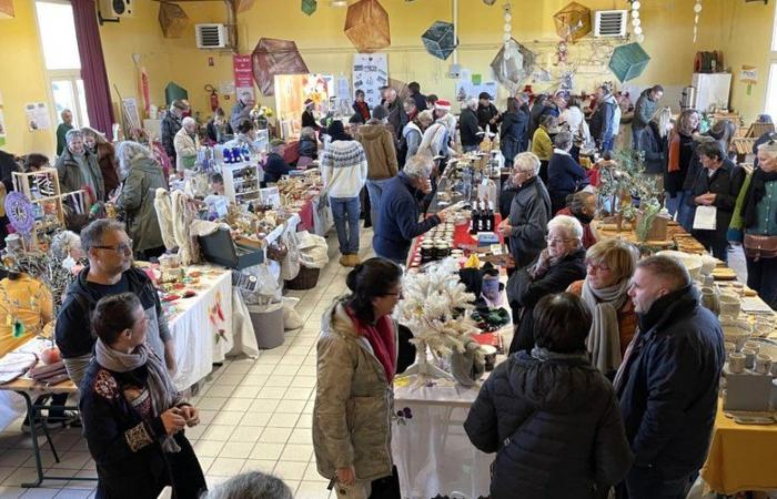 Lendou-en-Quercy. Ein kompletter Weihnachtsmarkt in Saint-Laurent-Lolmie