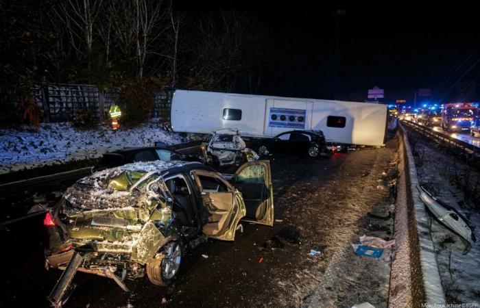 Ein bei dem schweren Unfall in Val-de-Marne verletzter Polizist ist gestorben