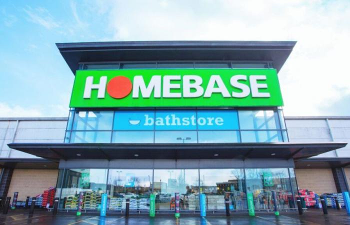 Auf der anderen Seite des Ärmelkanals meldet Homebase Insolvenz an und wird (teilweise) aufgekauft