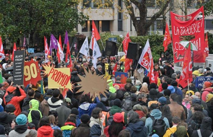 Mehr als 3.000 Demonstranten gegen Kürzungen der Kulturförderung