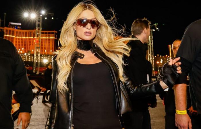 Paris Hilton setzt im roten Latexanzug den Grand Prix von Las Vegas in Brand