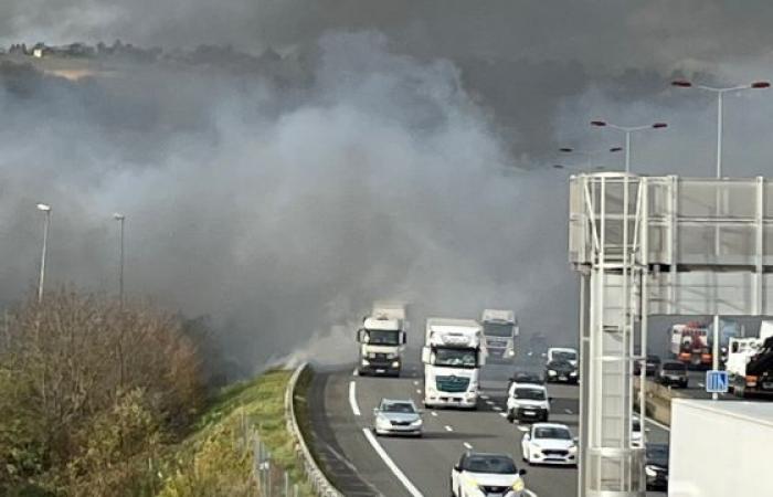 [MAJ] Anse: Mehrere Lagerhäuser in Flammen, beeindruckende Bilder