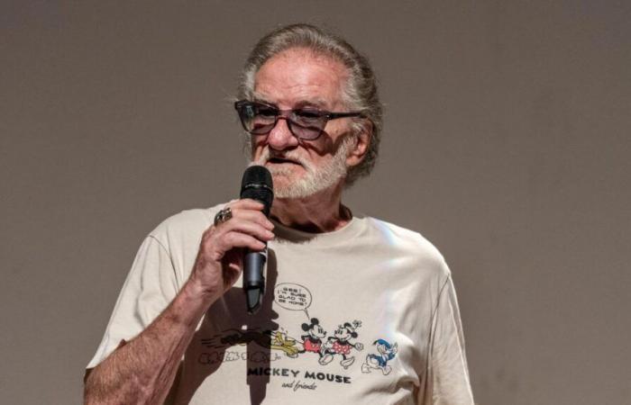 „Have Peace“: Eddy Mitchell vertraut sich seinem Gesundheitszustand an und enthüllt sein Epitaph