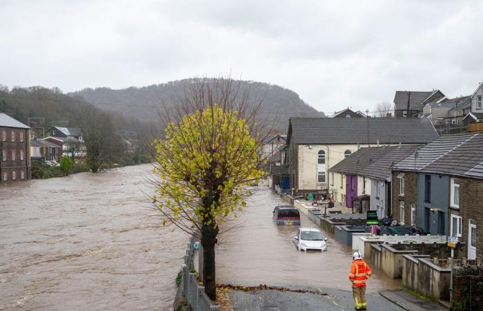 Sturm Bert: Mehrere Tote, als Wind und Regen in Teilen Großbritanniens verheerende Schäden anrichten