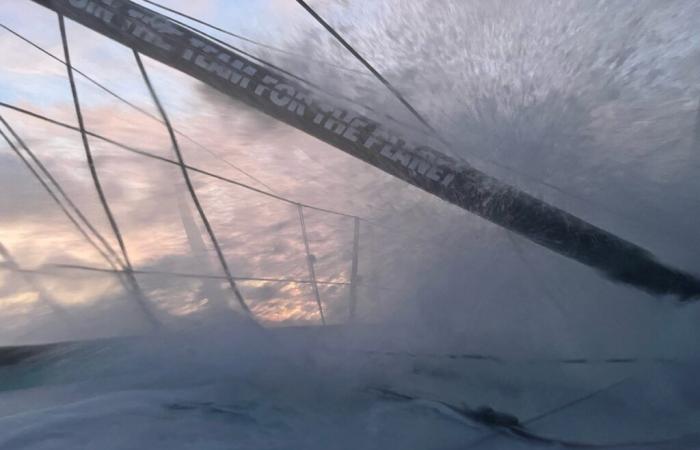 Vendée Globe. Nimmt Battus auf! Die Show muss weitergehen… oder auch nicht!