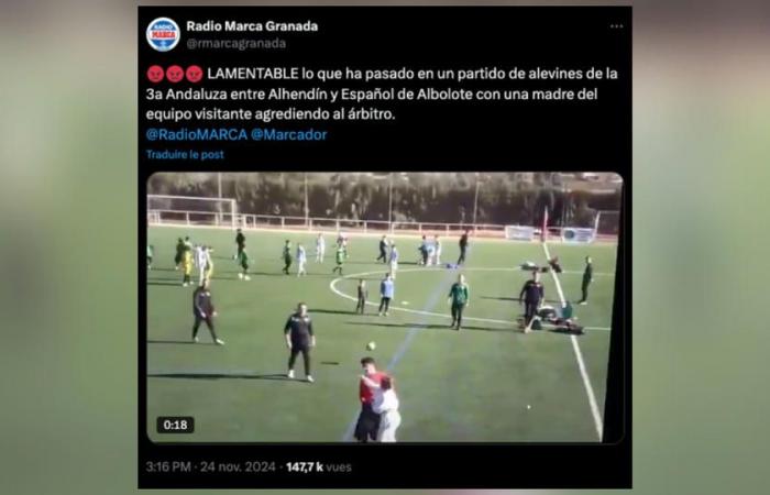 Die Mutter eines U12-Spielers betritt das Spielfeld, um einem Schiedsrichter in Spanien eine Ohrfeige zu geben