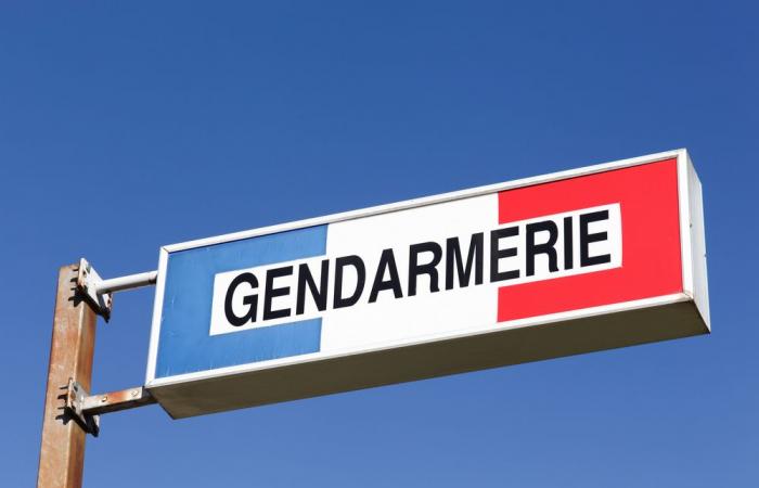 Ein Mann bringt Granaten zur Gendarmerie, die Kaserne bleibt drei Stunden lang verschlossen