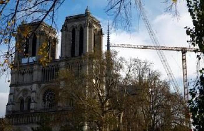 Die Amerikaner zahlten fast 62 Millionen Dollar für die Restaurierung. Nach langen, ausschließlich durch Spenden finanzierten Arbeiten bereitet sich die Kathedrale Notre-Dame de Paris auf die Wiedereröffnung vor. Insgesamt knapp 700.000 eu