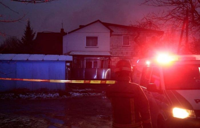 Beim Absturz eines Frachtflugzeugs in Litauen ist mindestens eine Person ums Leben gekommen