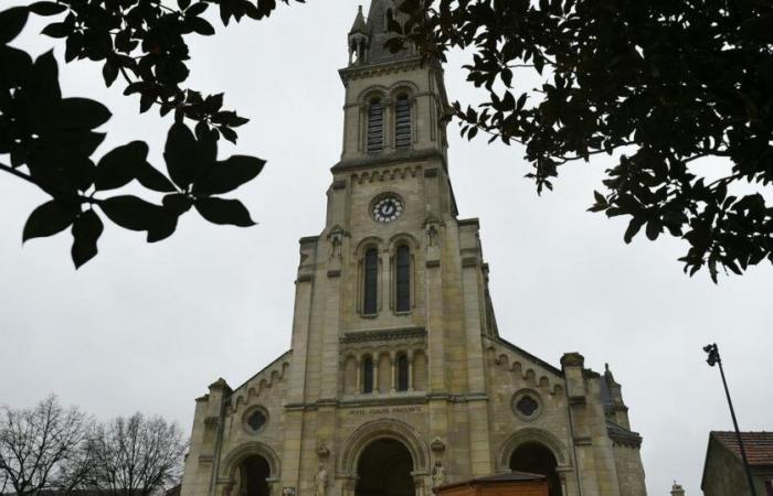 Bruno Retailleau unterstützt die Gläubigen der zerstörten Basilika Saint-Denys in Argenteuil