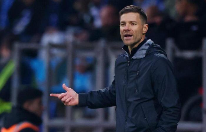 Xabi Alonso lacht bei Pressekonferenz über zahlreiche Verletzungen bei Bayer Leverkusen