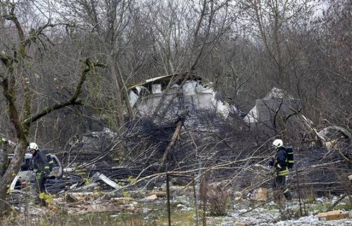 Ein DHL-Frachtflugzeug stürzt in Litauen ab und schlittert in ein Haus, wobei ein spanisches Besatzungsmitglied getötet wird