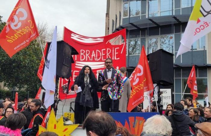 Mehr als 3.000 Demonstranten versammelten sich in Nantes gegen Kürzungen der regionalen Kulturförderung