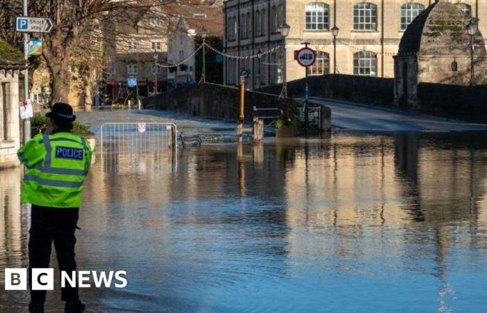 Neue Wetterwarnungen, während die Aufräumarbeiten fortgesetzt werden