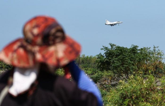 US-Kampfjet fliegt über Inselstraße, Peking setzt Streitkräfte ein