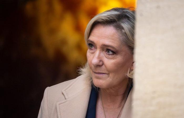 Beamte werden nicht bezahlt, wenn Frankreich nicht rechtzeitig für 2025 über einen Haushalt verfügt: Marine Le Pen wirft der Exekutive „falsche Informationen“ vor