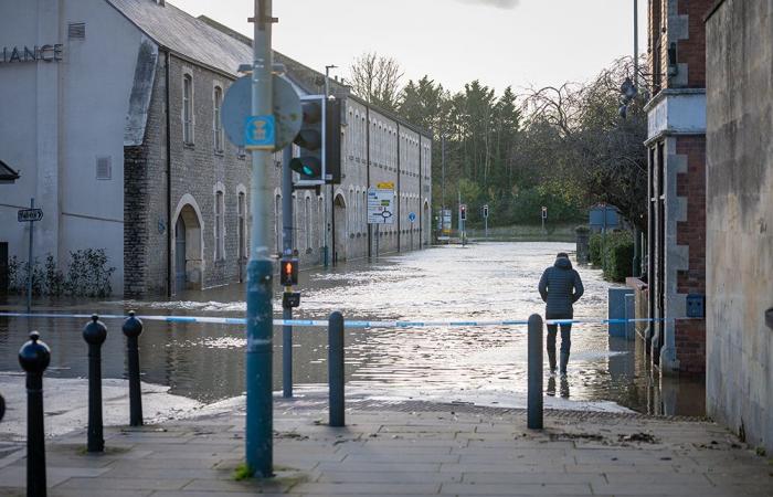 Aktualisierung der Polizeistraßen nach Überschwemmung im Stadtzentrum von Chippenham