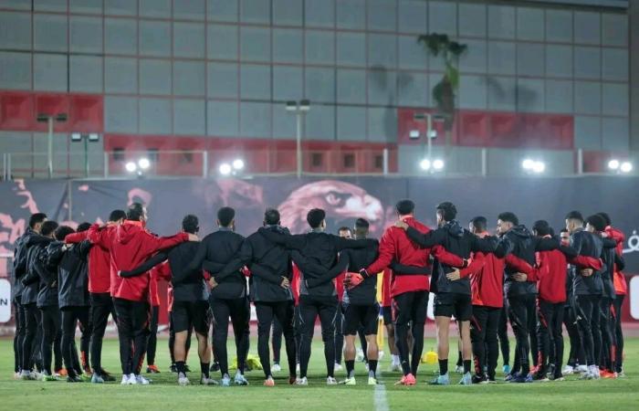 Al-Ahlys offizielle Aufstellung trifft zu Beginn der Reise auf das Abidjan-Stadion auf der Suche nach dem 13. Titel