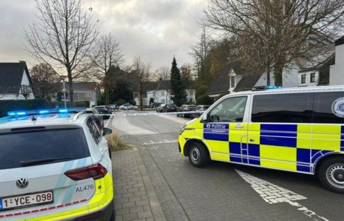 Student (16) wird Zeuge, wie in Berchem aus zwei Autos geschossen wird