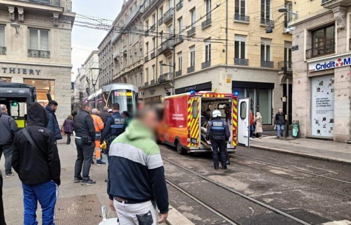 Saint-Étienne. Polizei tötet Mann mit Messer, der in der Stadt Panik verbreitet