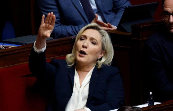 Marine Le Pen verurteilt Bruno Retailleaus „großes Rot, das Flecken macht“-Argument angesichts der Zensur