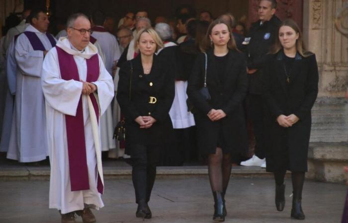 Ein Jahr nach dem Tod von Gérard Collomb erwacht für seine Tochter das Schweigen