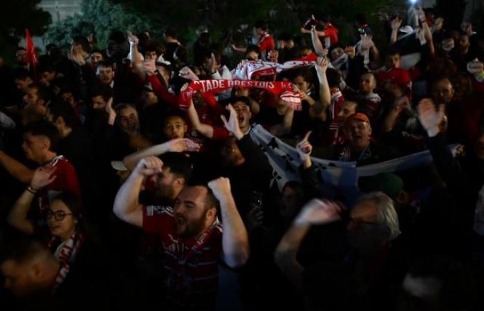 Die wachsende Freude der Brest-Fans am Montjuïc vor dem Spiel gegen den FC Barcelona in der Champions League