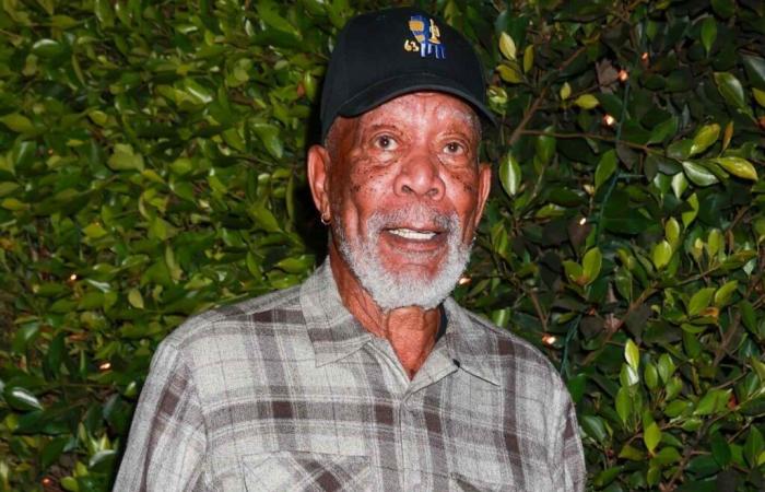 Morgan Freeman geht in seltenem Auftritt zum Abendessen in LA aus: Foto