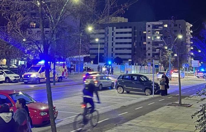 Ein Mann wurde verletzt, nachdem er an der Universität von León von einem Auto angefahren wurde