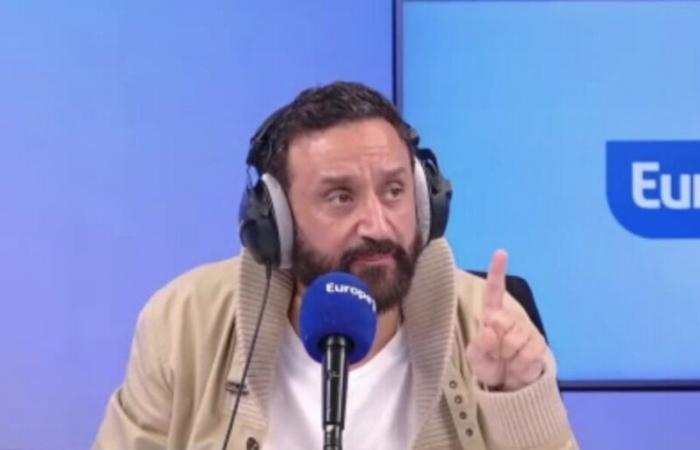 Bewegt erinnert sich Cyril Hanouna an den langen Krankenhausaufenthalt seines Vaters und die Situation, die ihn beunruhigte