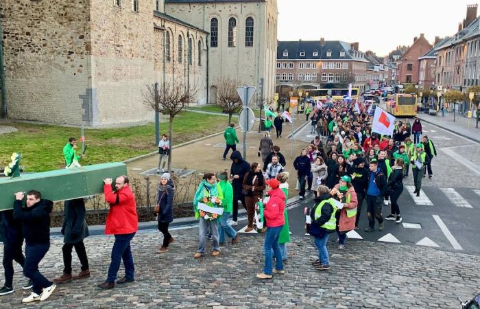 Auch die Studierenden mobilisieren: „Ich möchte meine Zukunft und die derer, die mir folgen, sichern“