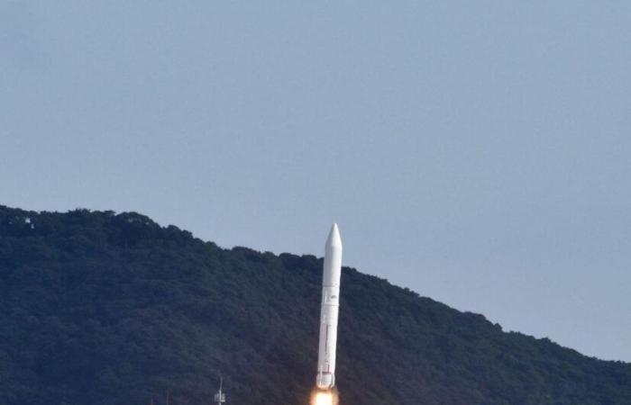 Video. Großbrand auf Raketenabschussbasis in Japan, keine Verletzten gemeldet