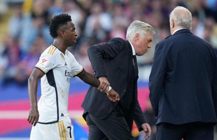 Real Madrids Trainer Ancelotti wird „Fahrlässigkeit“ gegenüber Vinicius Jr. vorgeworfen.