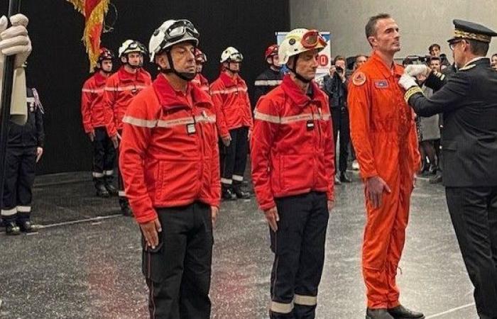 Ehrung der Gard-Feuerwehrleute am Pont du Gard