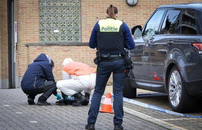 Student (16) wird Zeuge, wie in Berchem aus zwei Autos geschossen wird