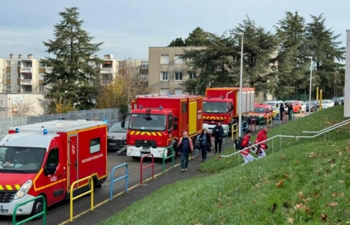 Fünf Kinder und vier Erwachsene wurden ins Krankenhaus eingeliefert