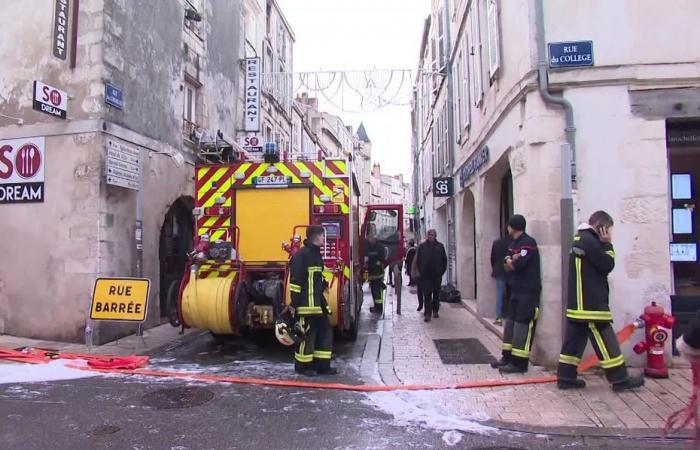 „Das Gebäude ist unbewohnbar.“ Nach dem Brand, bei dem in La Rochelle ein Mensch ums Leben kam, werden die Ermittlungen fortgesetzt